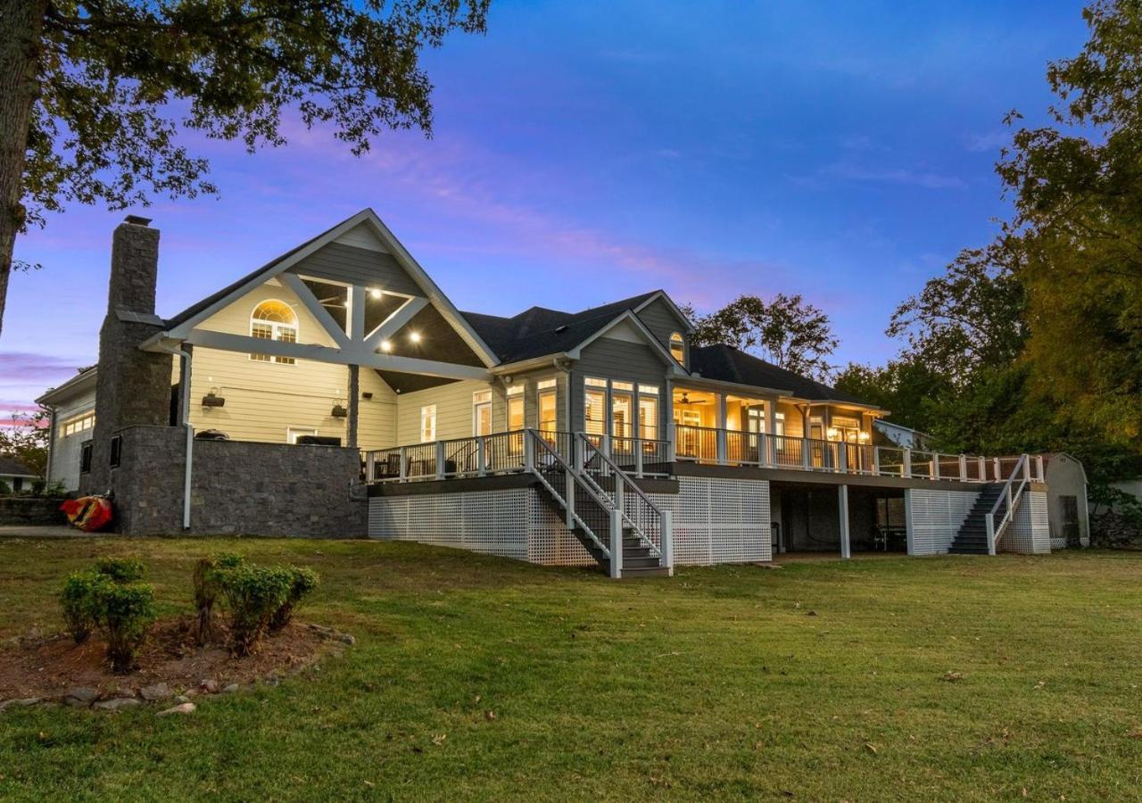 Rare Find Best Lot With Dock And Views On Lake Winchester Экстерьер фото