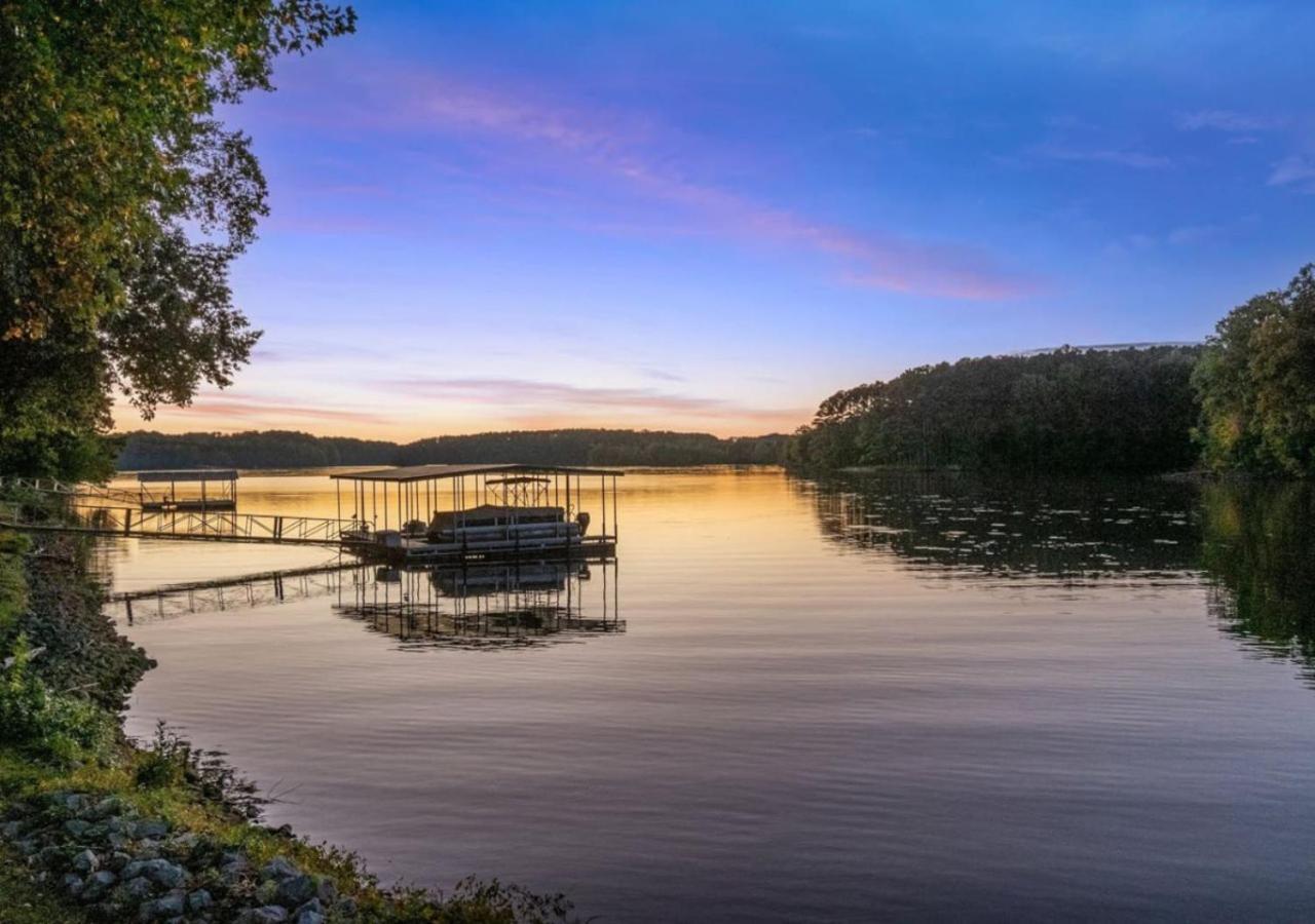 Rare Find Best Lot With Dock And Views On Lake Winchester Экстерьер фото
