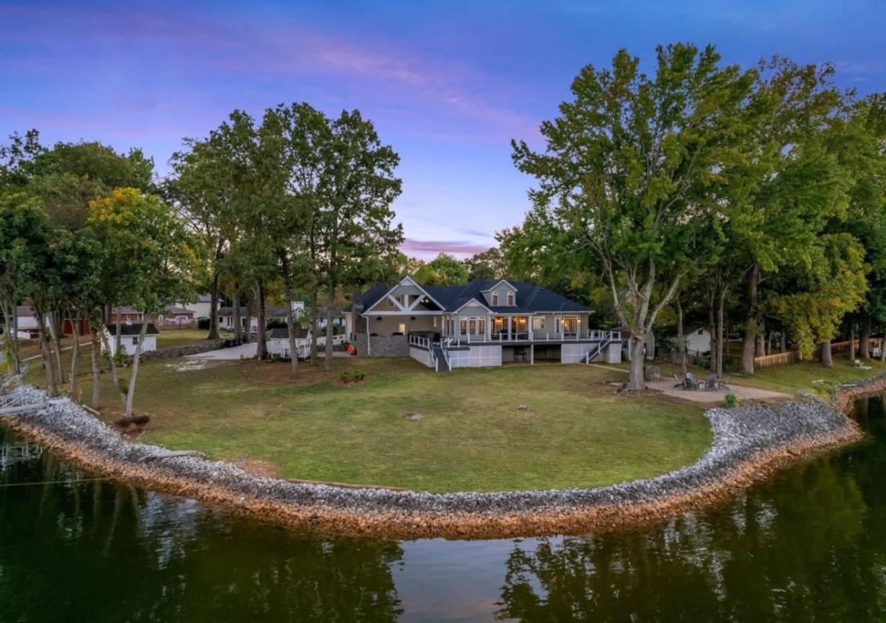 Rare Find Best Lot With Dock And Views On Lake Winchester Экстерьер фото
