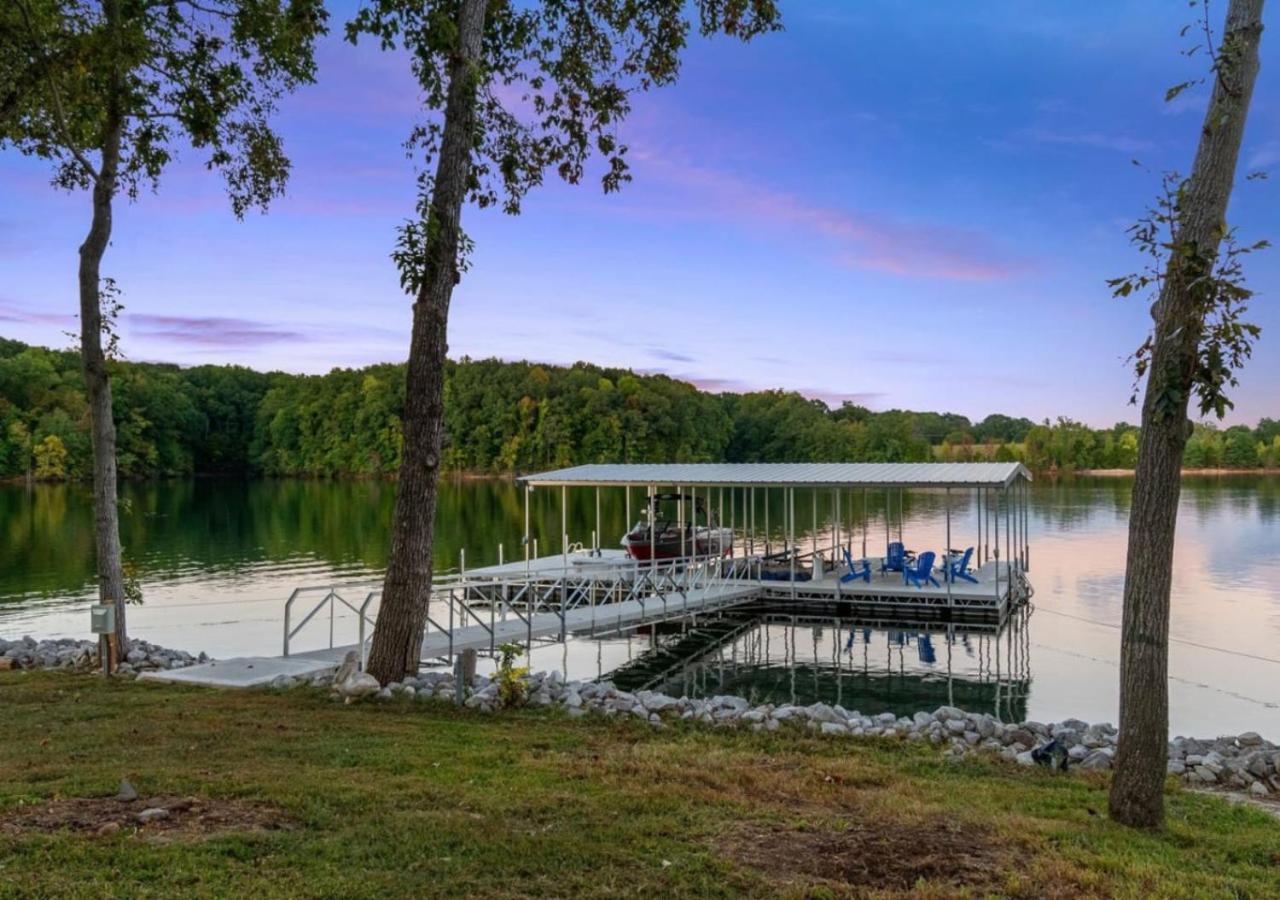 Rare Find Best Lot With Dock And Views On Lake Winchester Экстерьер фото