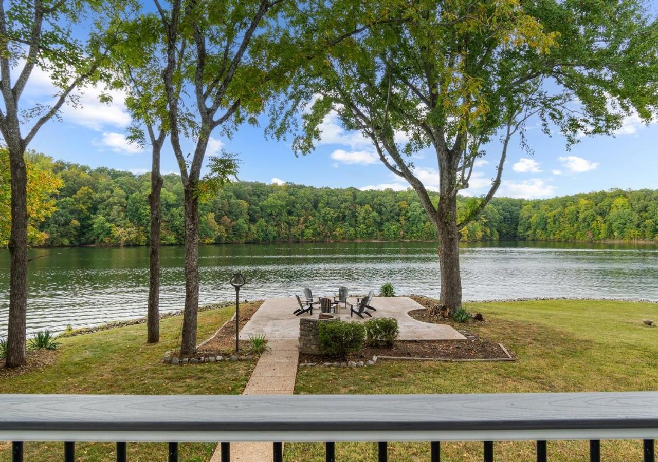 Rare Find Best Lot With Dock And Views On Lake Winchester Экстерьер фото