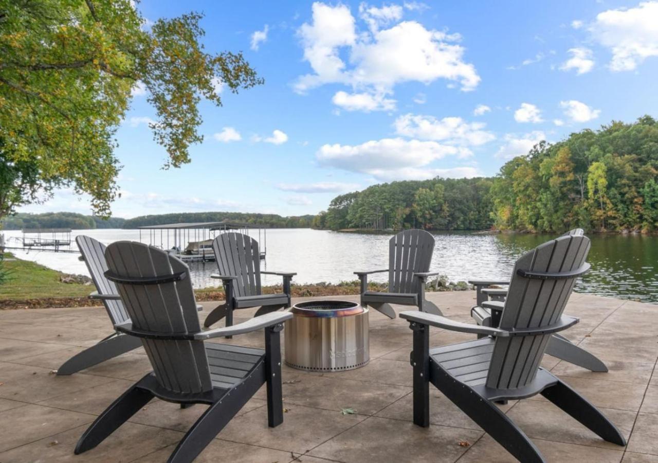 Rare Find Best Lot With Dock And Views On Lake Winchester Экстерьер фото