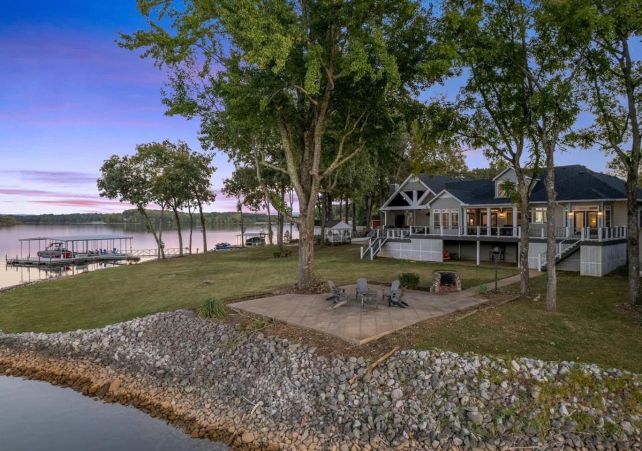 Rare Find Best Lot With Dock And Views On Lake Winchester Экстерьер фото